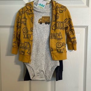 Three piece onesie with pants and zip up 3-6 months